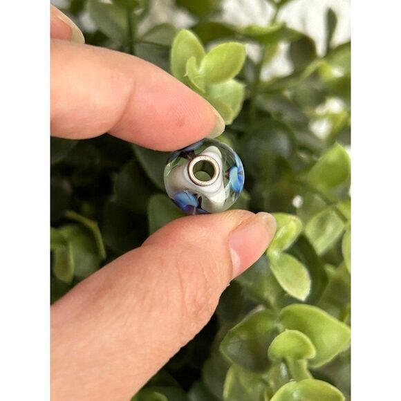 Trollbeads White Glass with Flower Bead - Picture 4 of 4